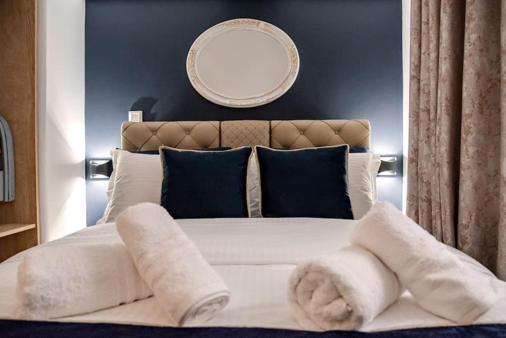 Aristotle Onassis Lux *